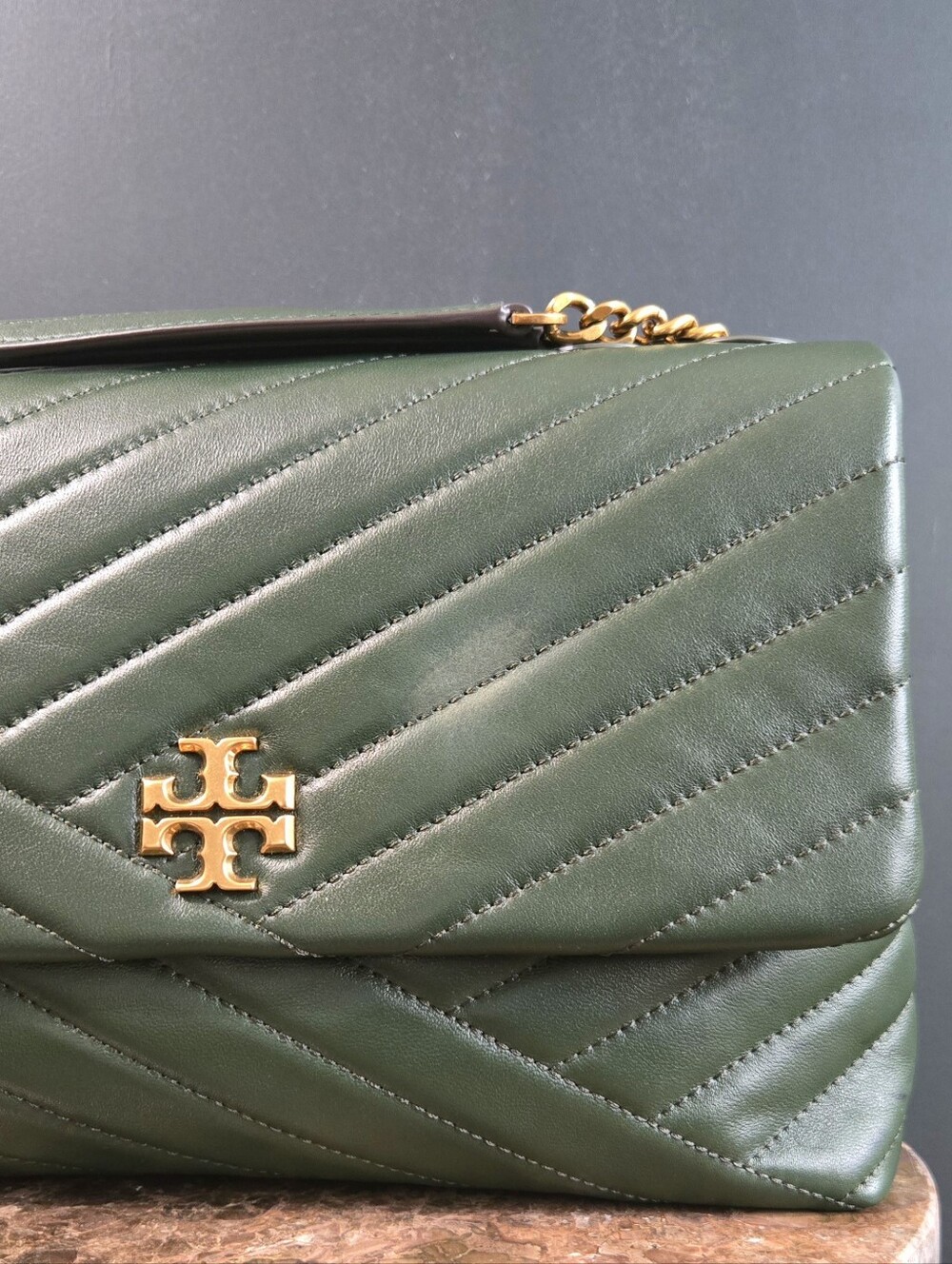 tory burch | kira chevron shoulder bag | lambskin | quilted | green | gold - Picture 7 of 12